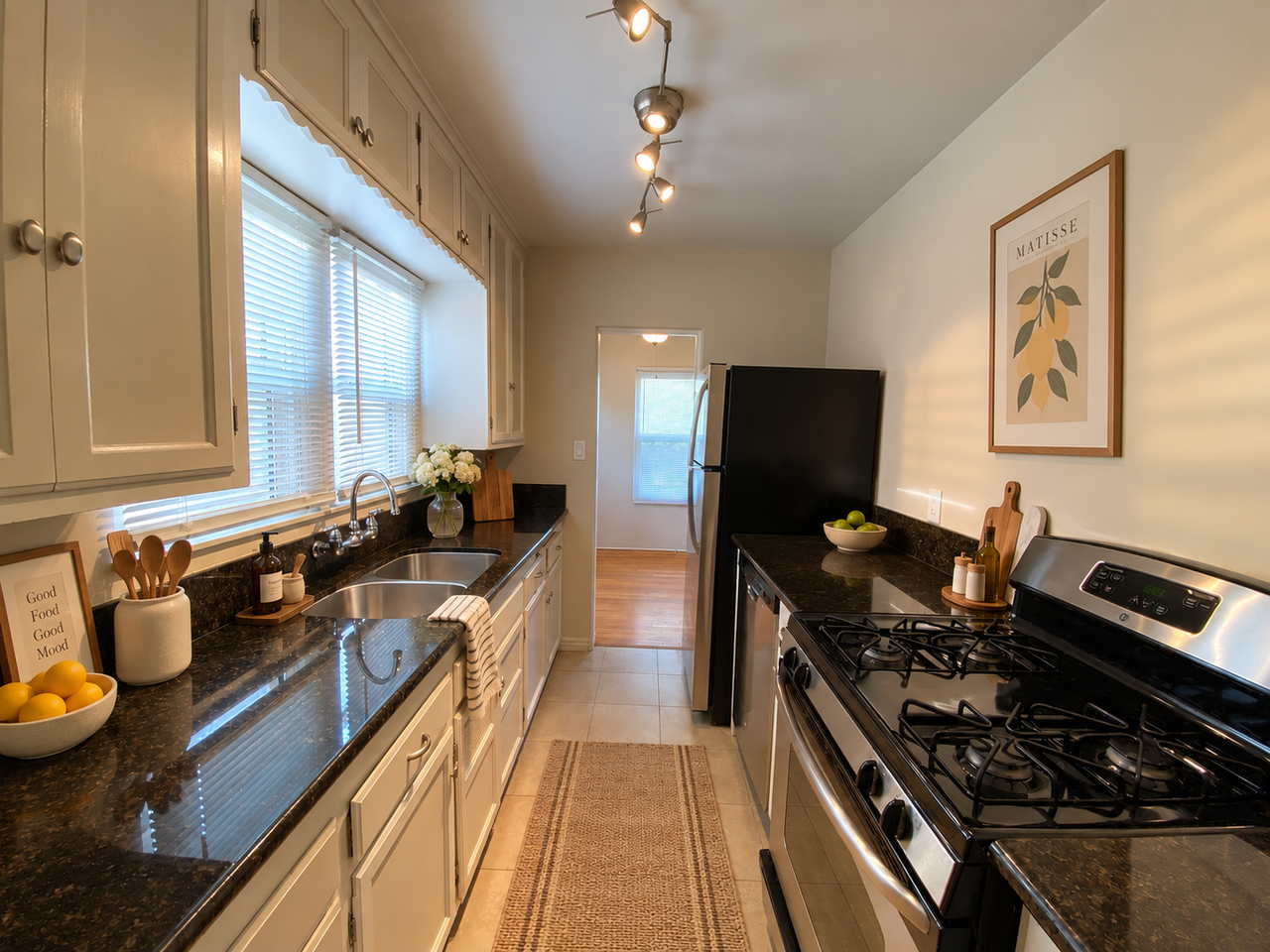 4083 Iowa St - Photo 2 of 27