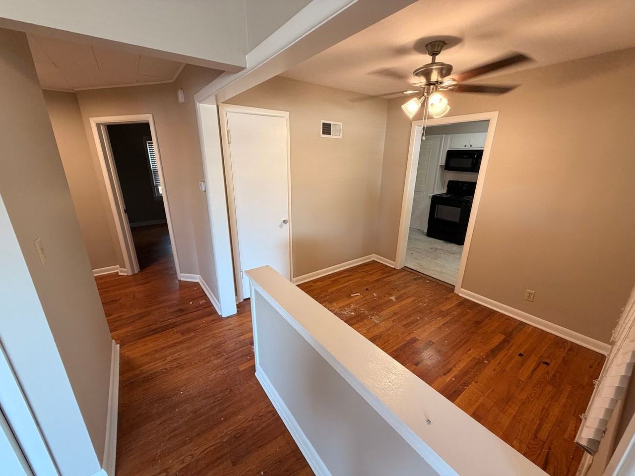 1317 S Kentwood Ave - Photo 6 of 29