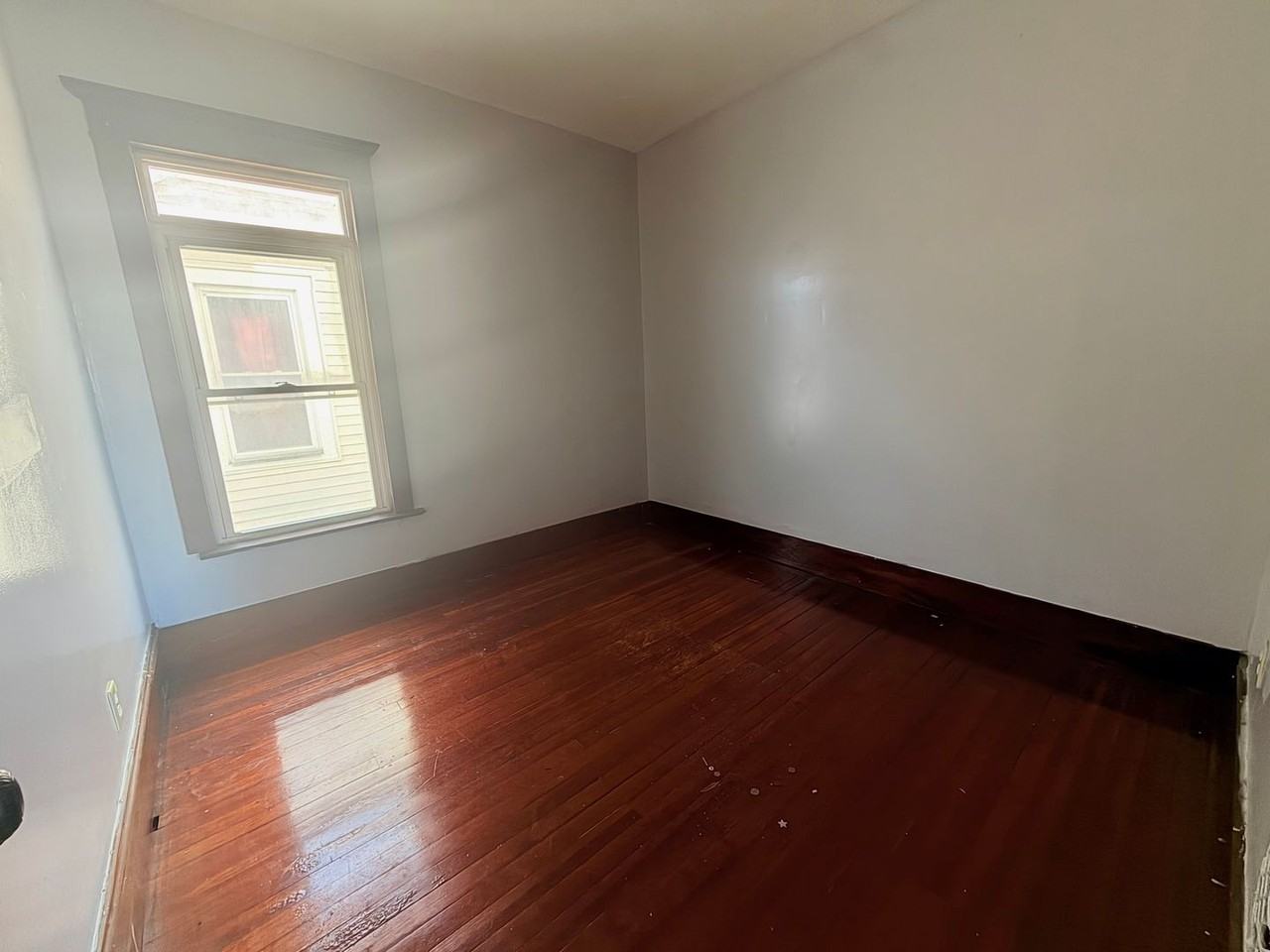 1123 W Belden Ave - Photo 5 of 22