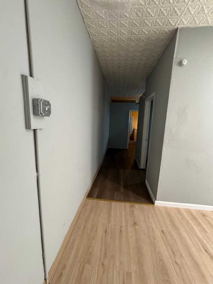 425 W Turner St - Photo 3 of 8