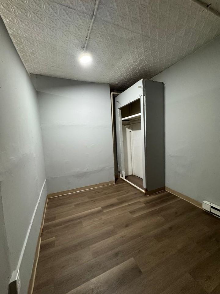 425 W Turner St - Photo 4 of 8