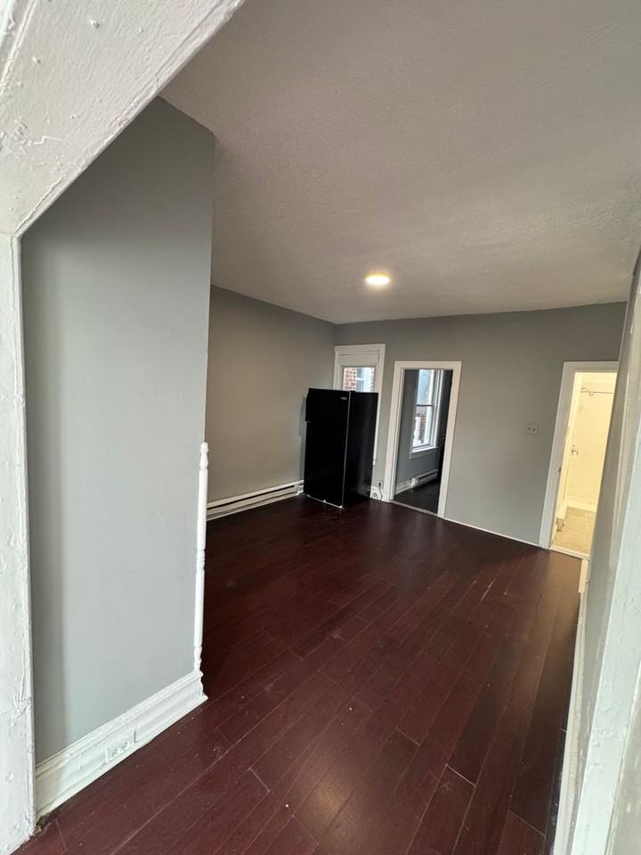 844 N 7th St - Photo 2 of 7