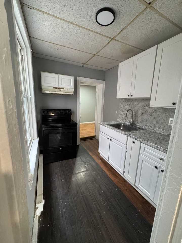 844 N 7th St - Photo 3 of 7