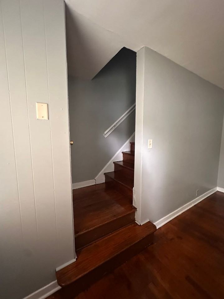 5049 Jefferson St - Photo 3 of 11