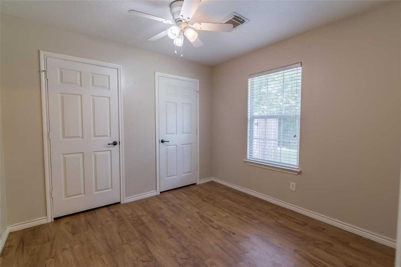 10755 Royal York Dr - Photo 7 of 22