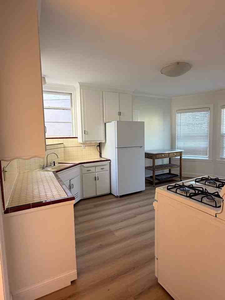 331 Adams St - Photo 5 of 14