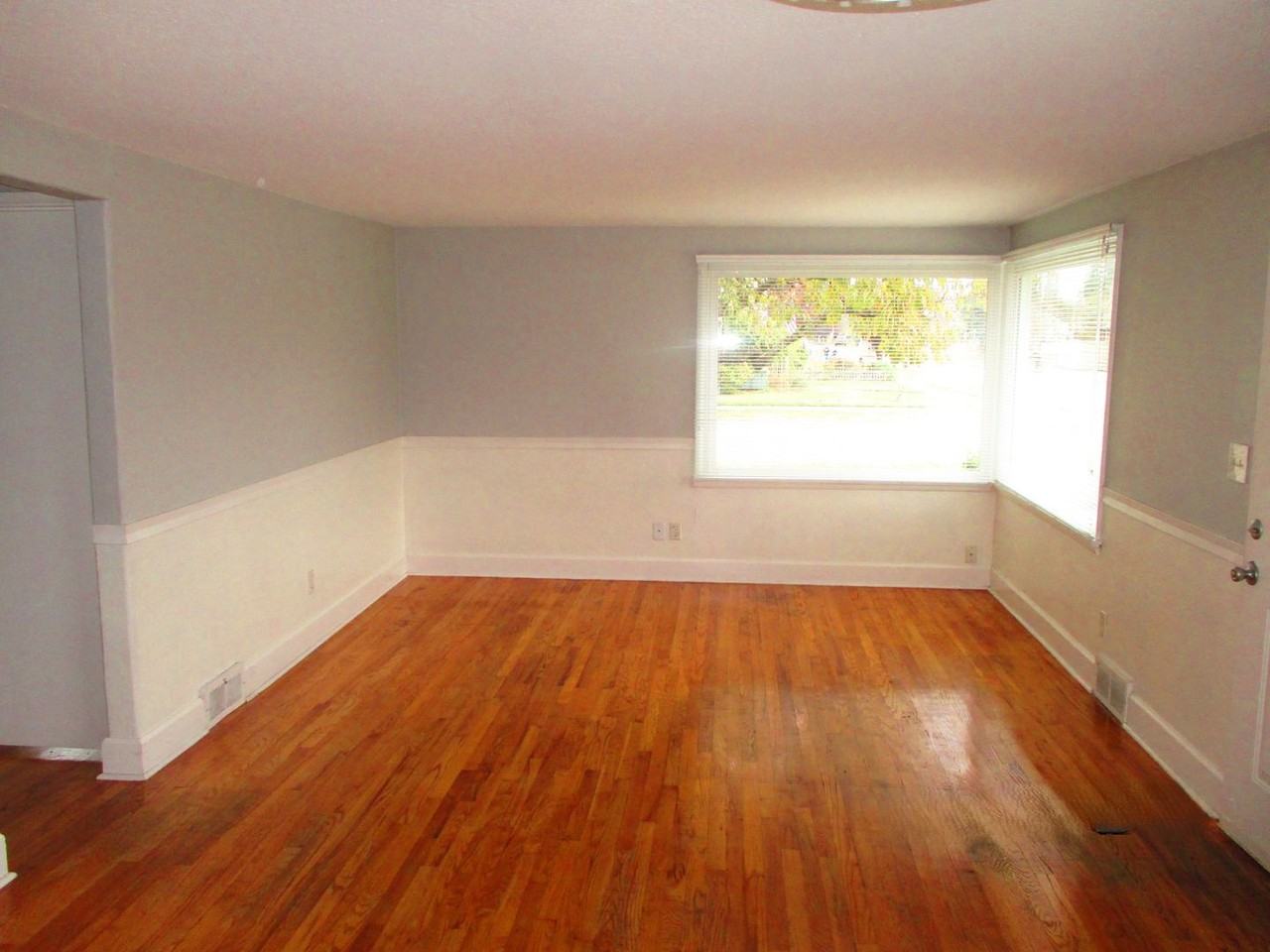 903 5th Ave Nw - Photo 3 of 15