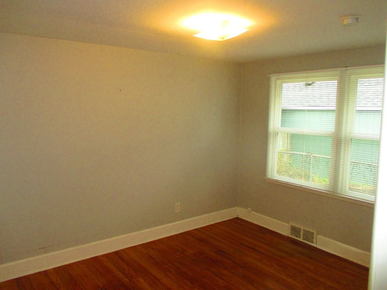 903 5th Ave Nw - Photo 7 of 15