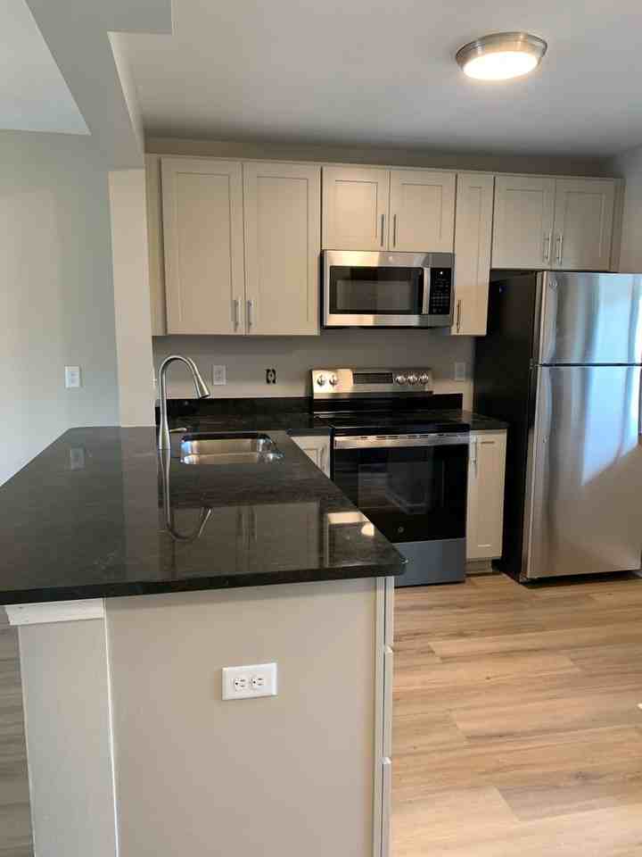3730B Saint Johns Ct - Photo 7 of 18