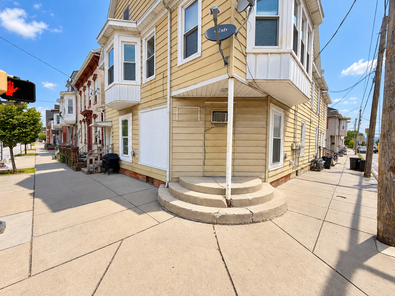 138 York St - Photo 2 of 12