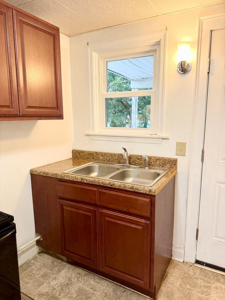 138 York St - Photo 7 of 12