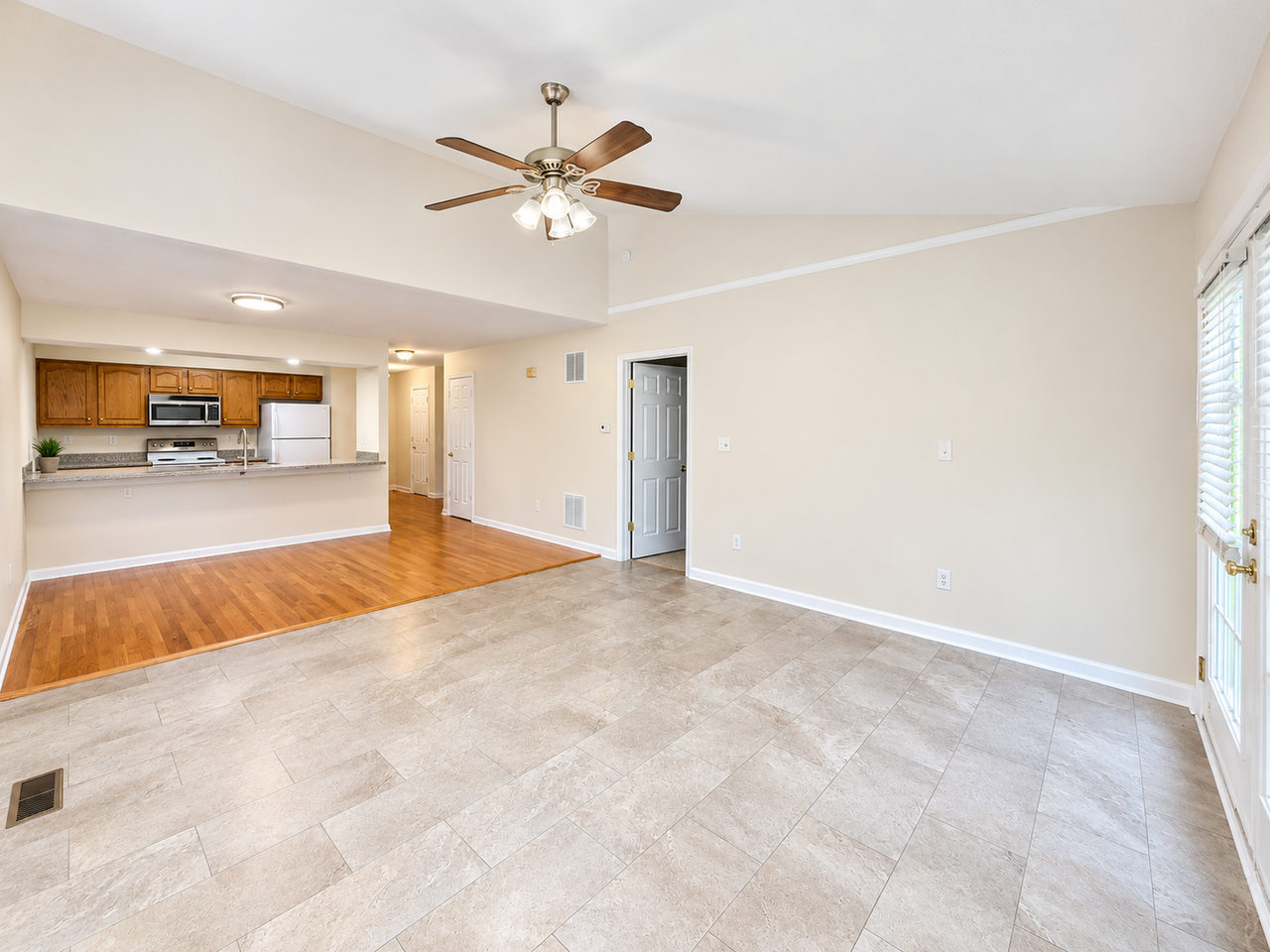 4041 Dalt Dr - Photo 3 of 16