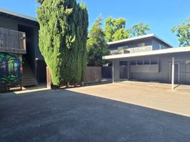 featured image of 1005 Ravenscourt Ave