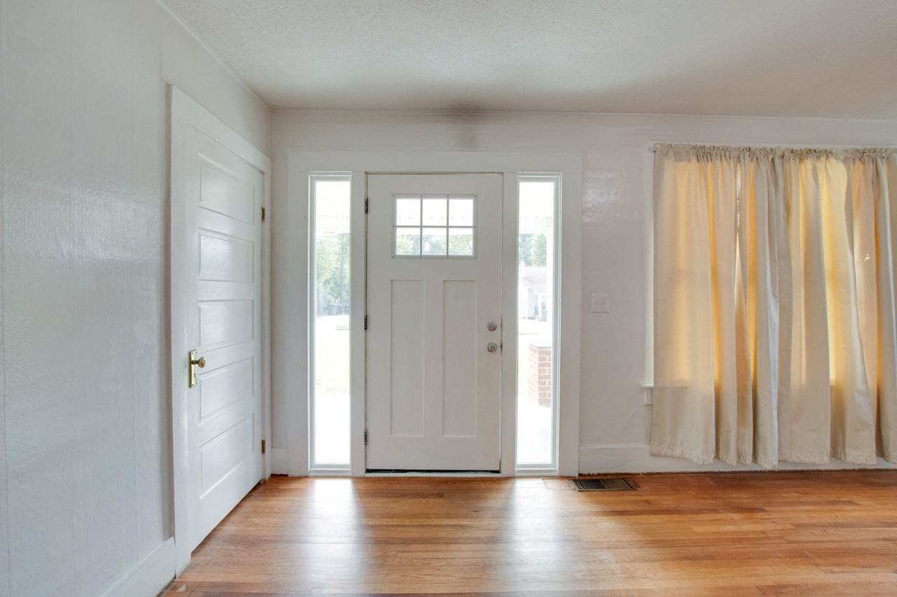 1611 Beirne Ave Ne - Photo 3 of 23