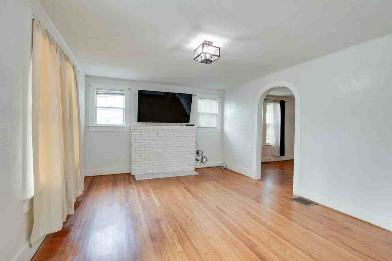 1611 Beirne Ave Ne - Photo 5 of 23