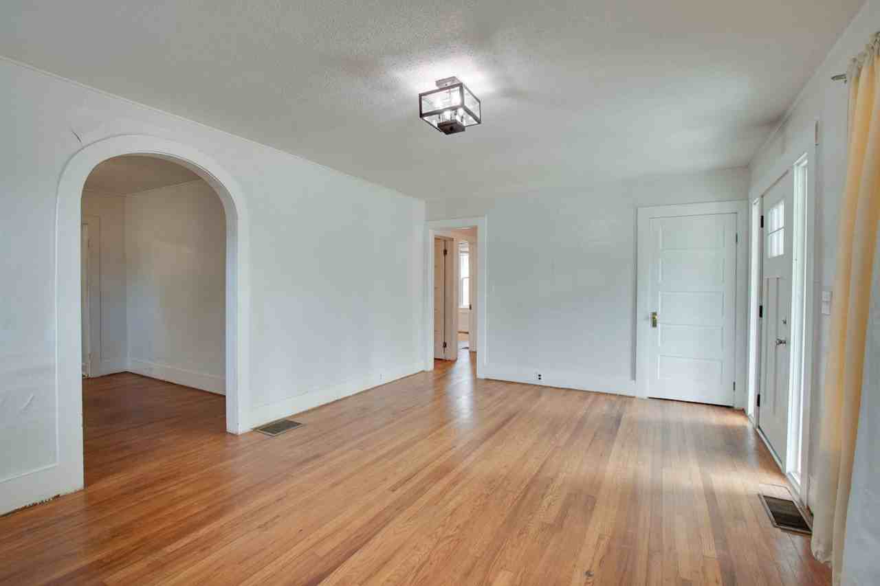 1611 Beirne Ave Ne - Photo 6 of 23