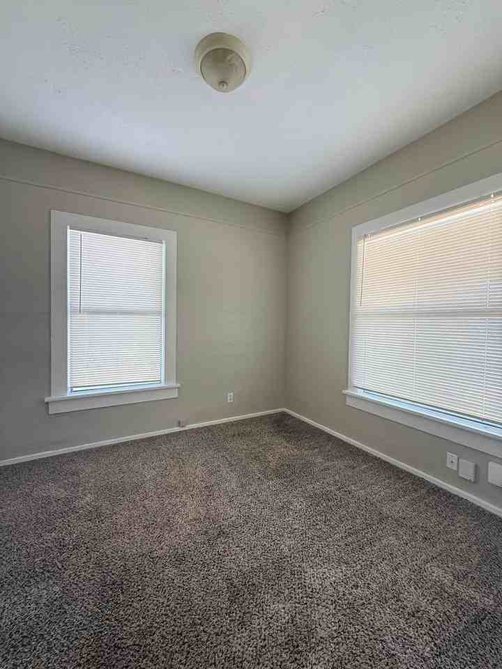 1304 Kemp Blvd - Photo 3 of 12