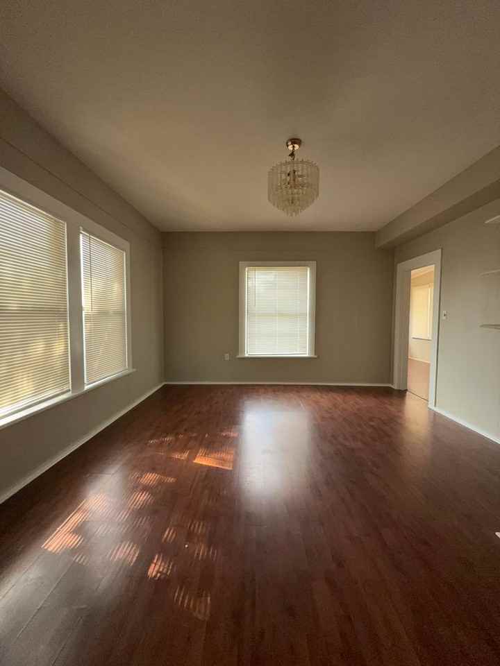1304 Kemp Blvd - Photo 4 of 12