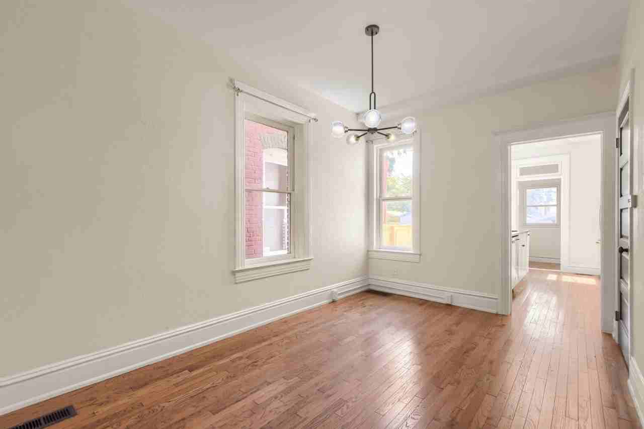 2073 N Emerson St - Photo 4 of 24