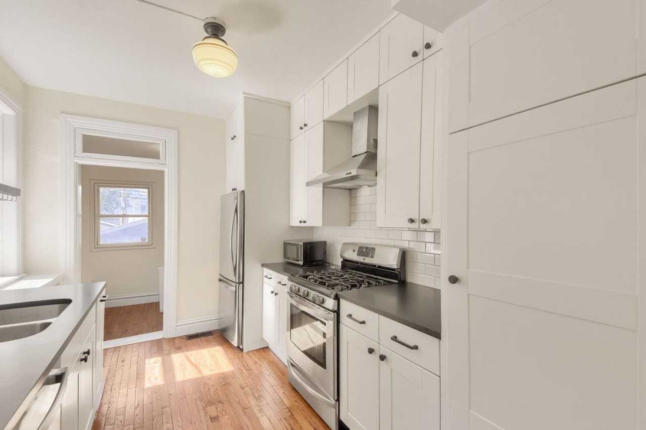 2073 N Emerson St - Photo 7 of 24