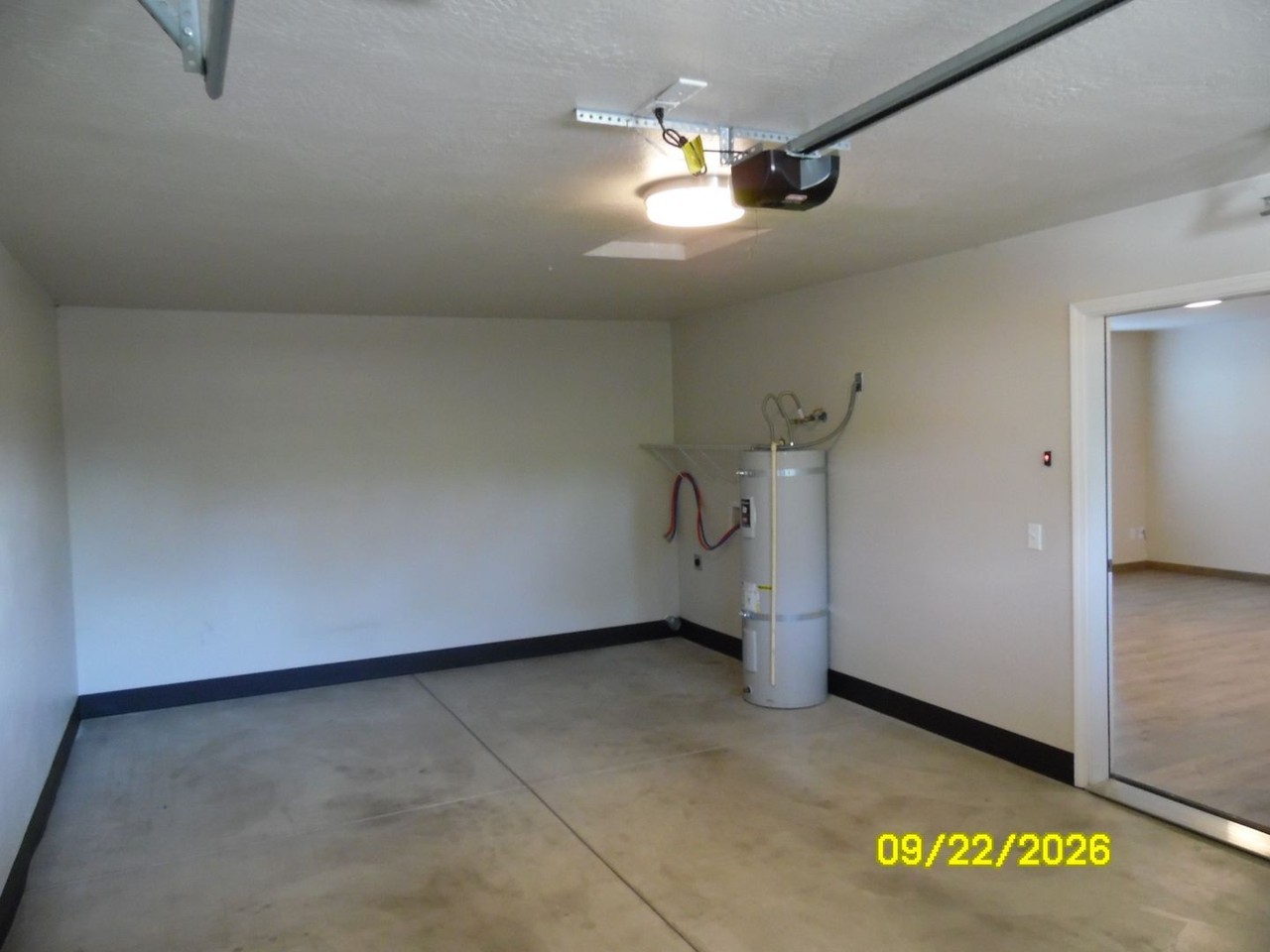 2328 W Mcandrews Rd - Photo 2 of 24
