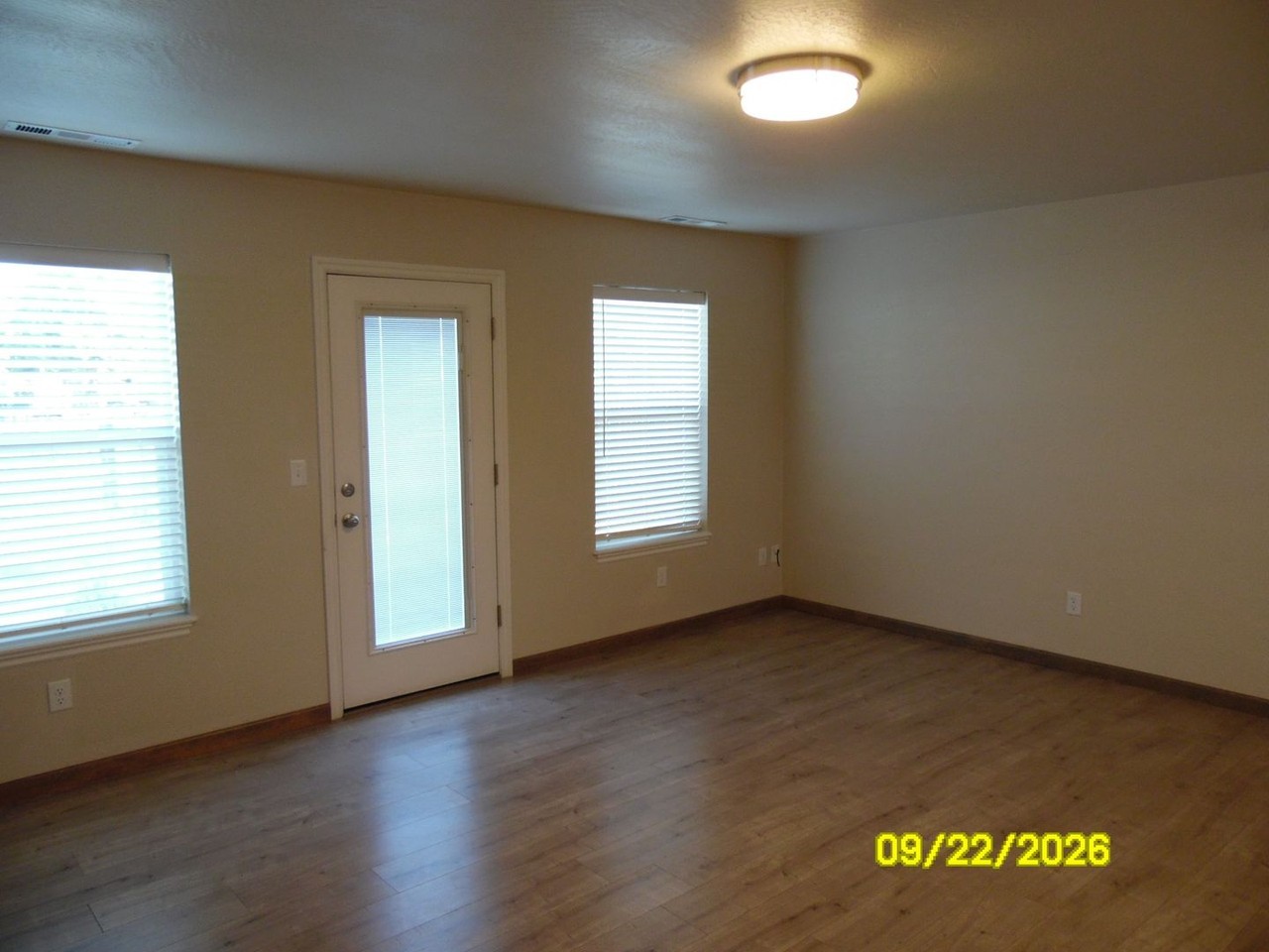 2328 W Mcandrews Rd - Photo 3 of 24