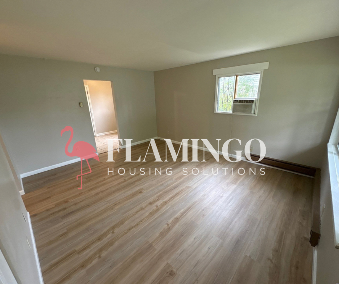 4607 Kuendinger Ave - Photo 3 of 15