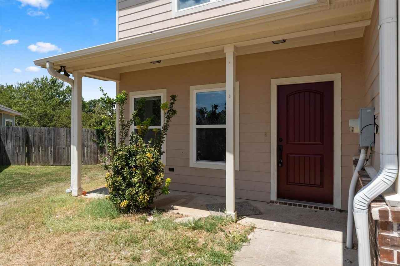 210 Lasso Ct - Photo 3 of 24