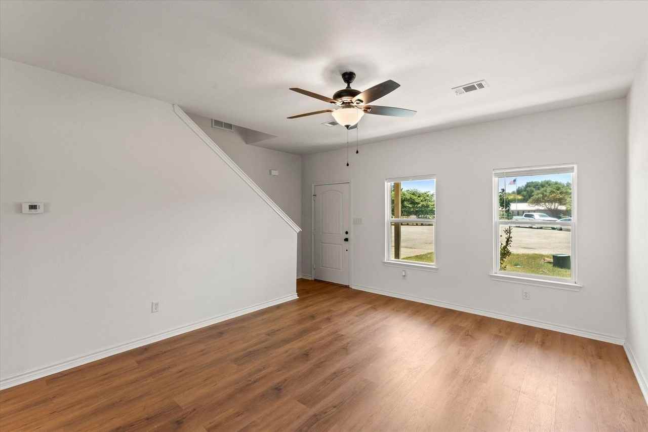 210 Lasso Ct - Photo 7 of 24