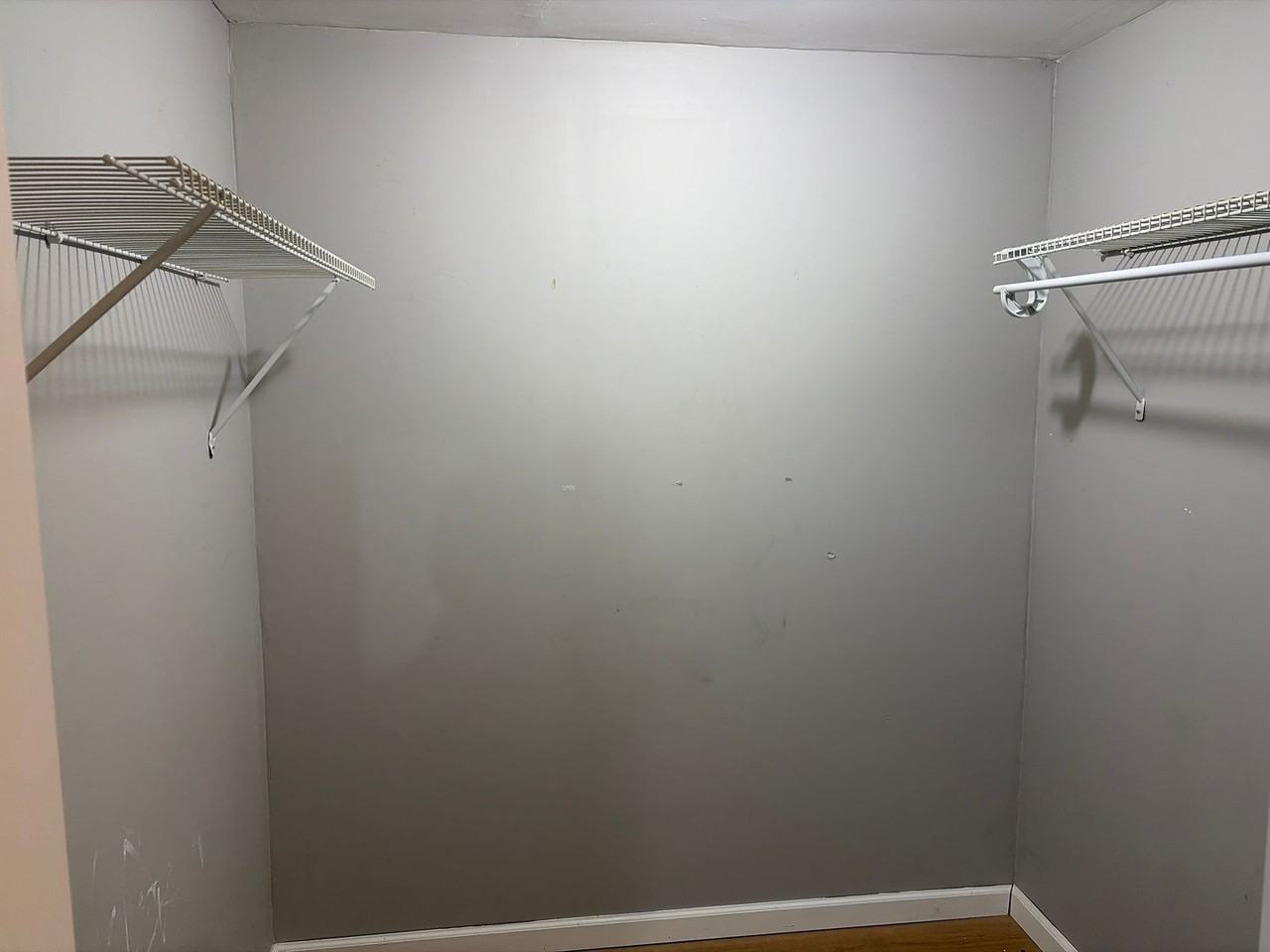 706 W Walnut St - Photo 7 of 25