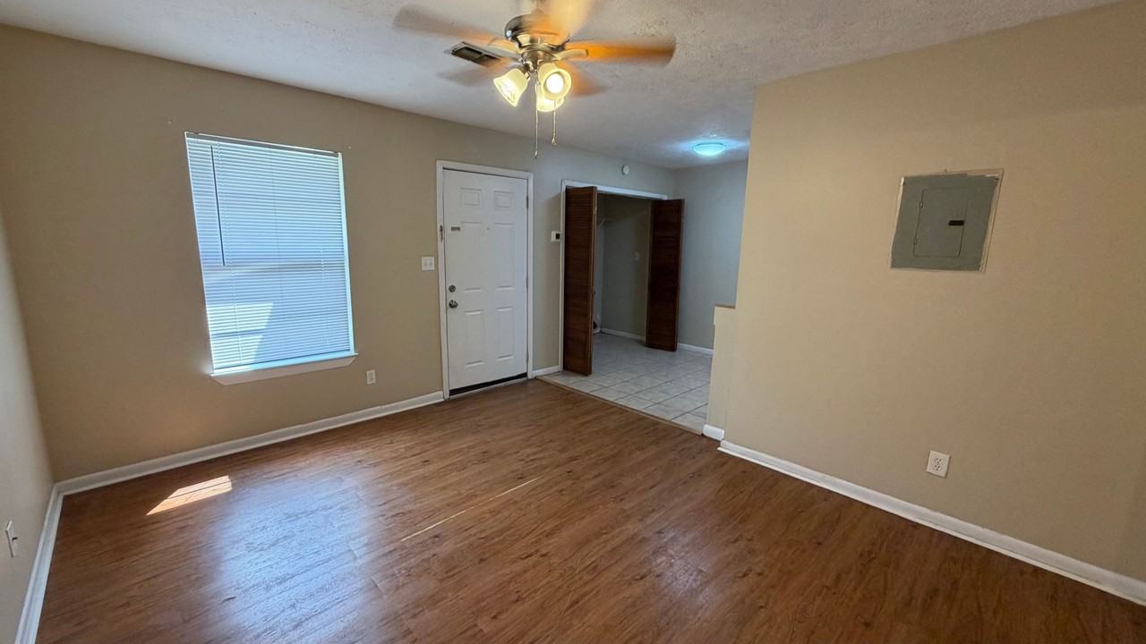 600 Bob Little Rd #8 - Photo 3 of 11