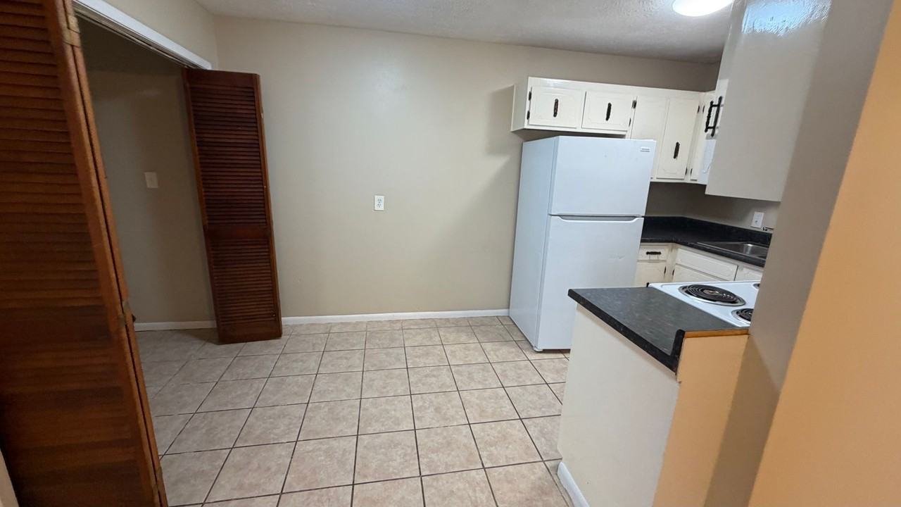 600 Bob Little Rd #8 - Photo 5 of 11