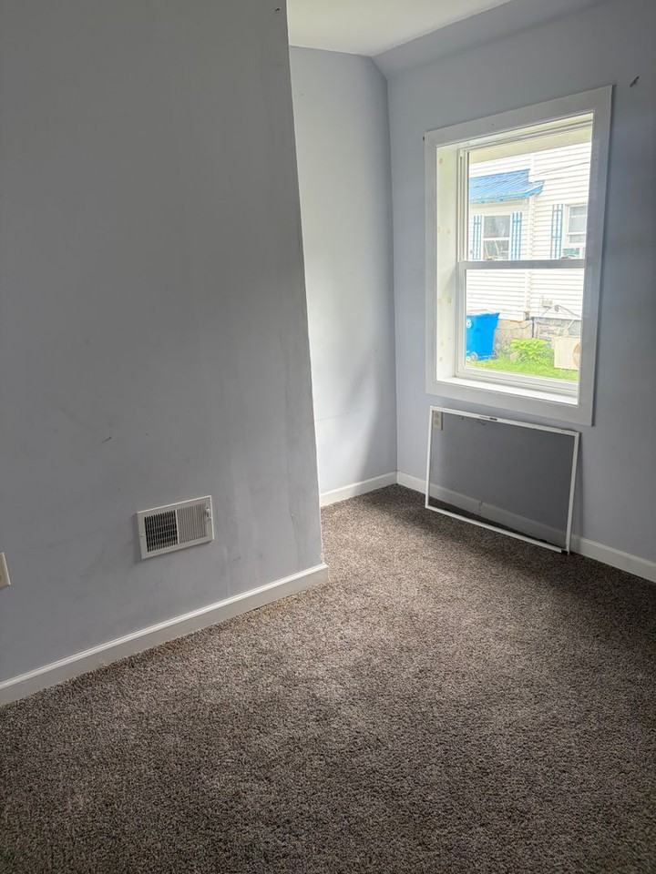 10 Beech St - Photo 5 of 7