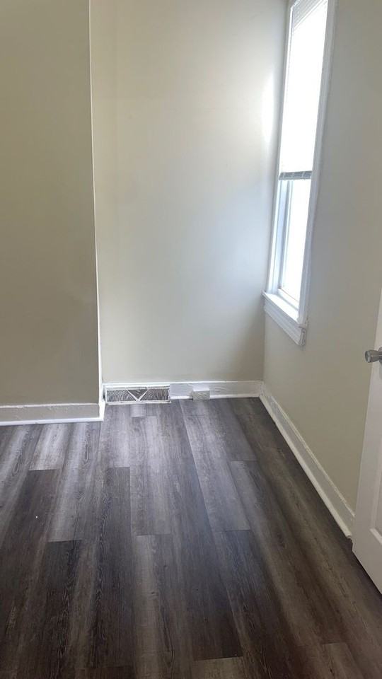 2406 Druid Hill Ave - Photo 7 of 20