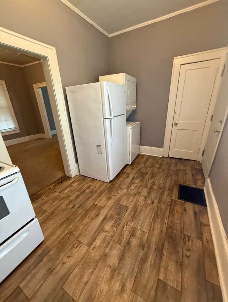 1314 Apple St - Photo 6 of 9