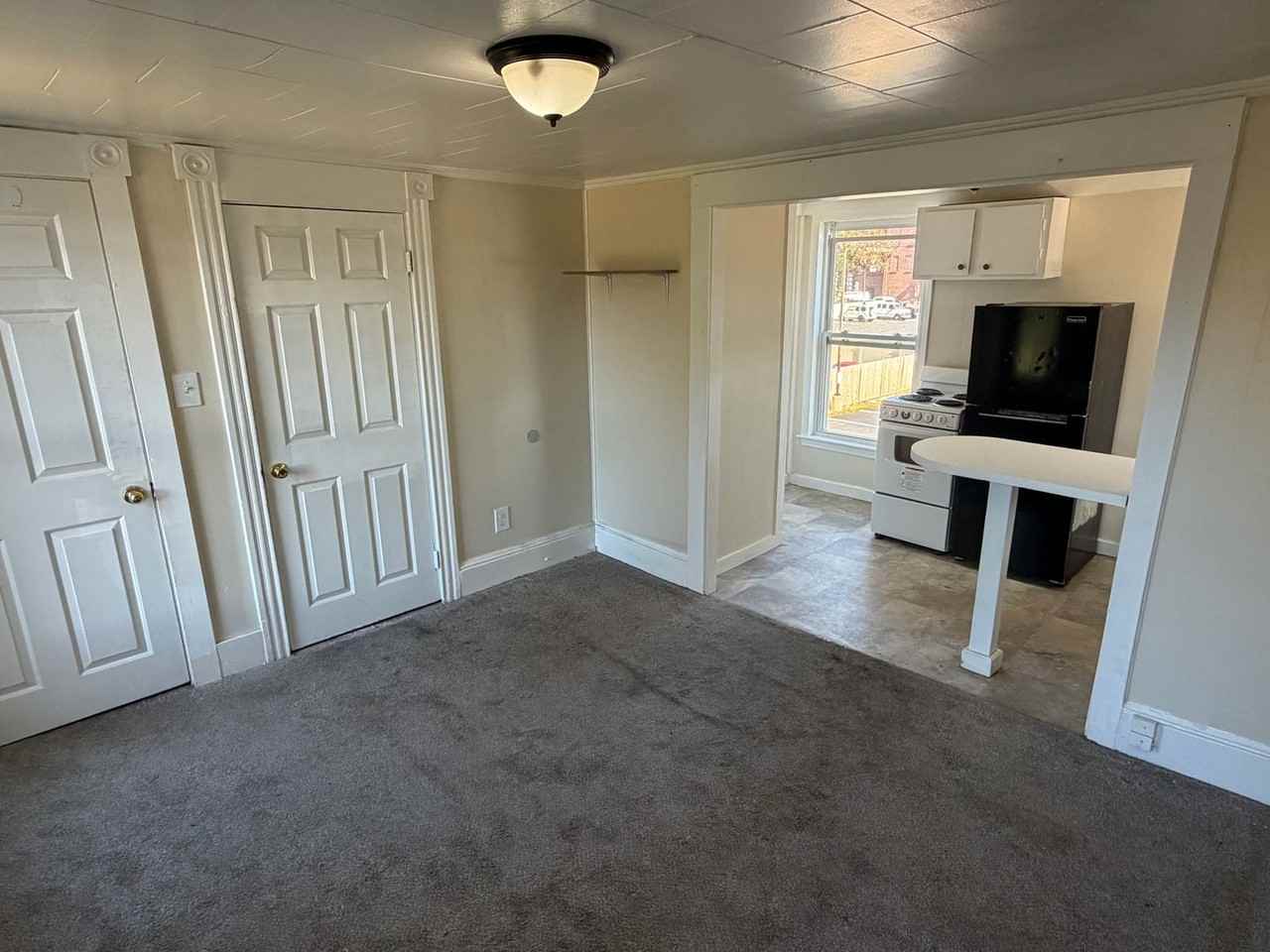 17 Knight St - Photo 4 of 10