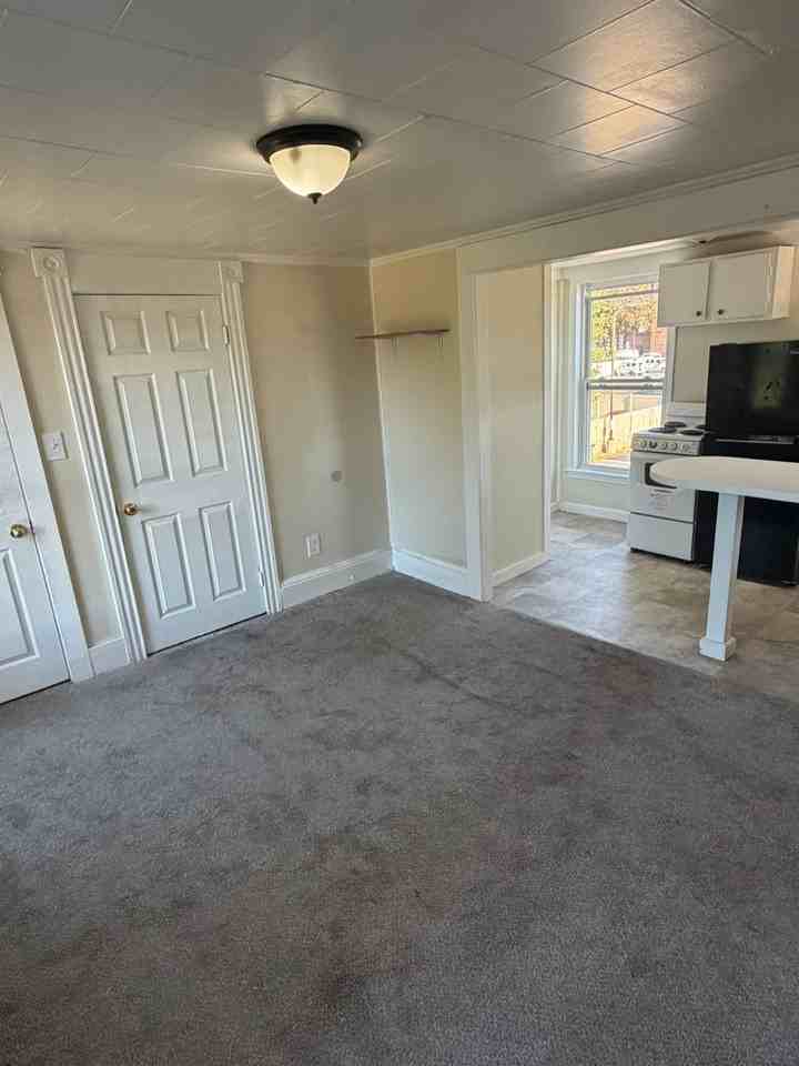 17 Knight St - Photo 5 of 10