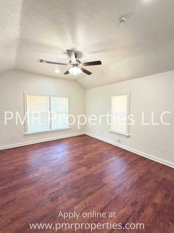 1512 Sw 8th St - Photo 5 of 6