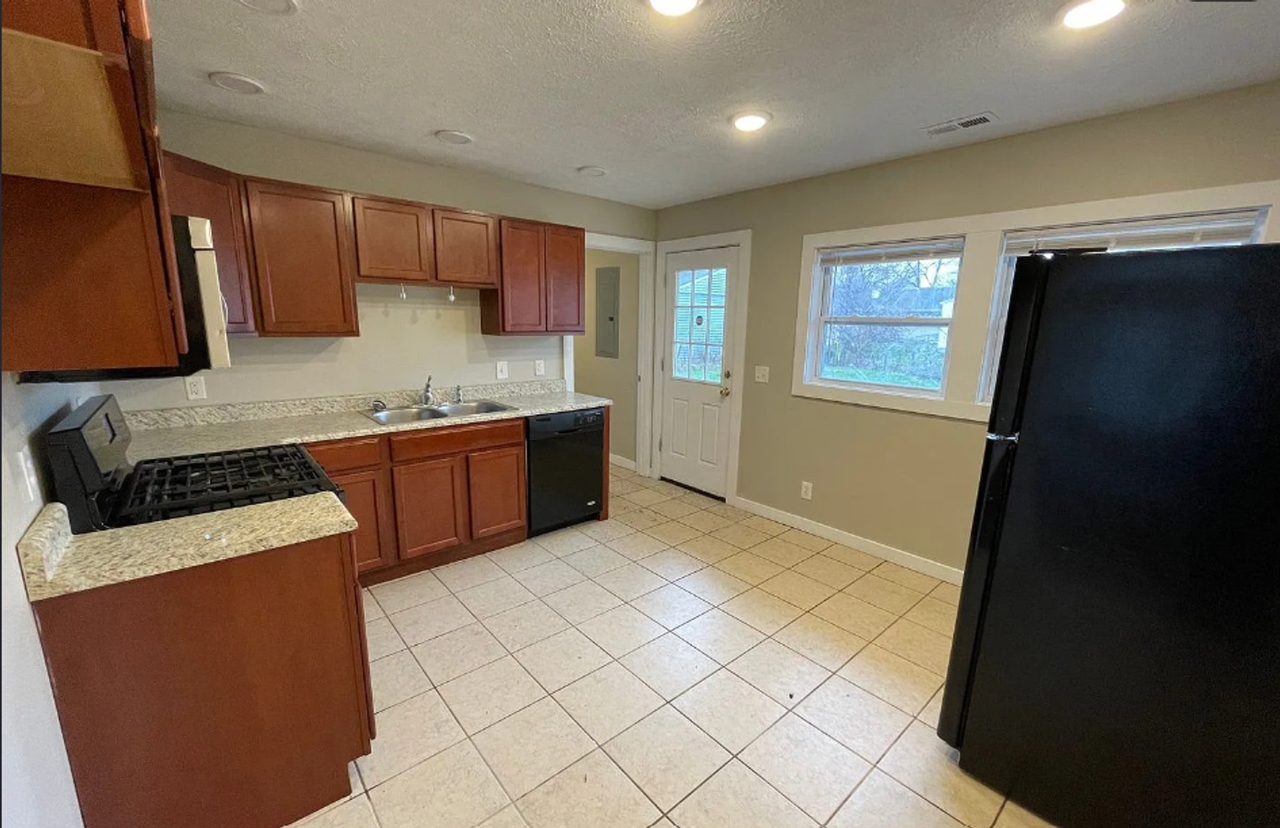 3036 Ute Ln - Photo 3 of 13