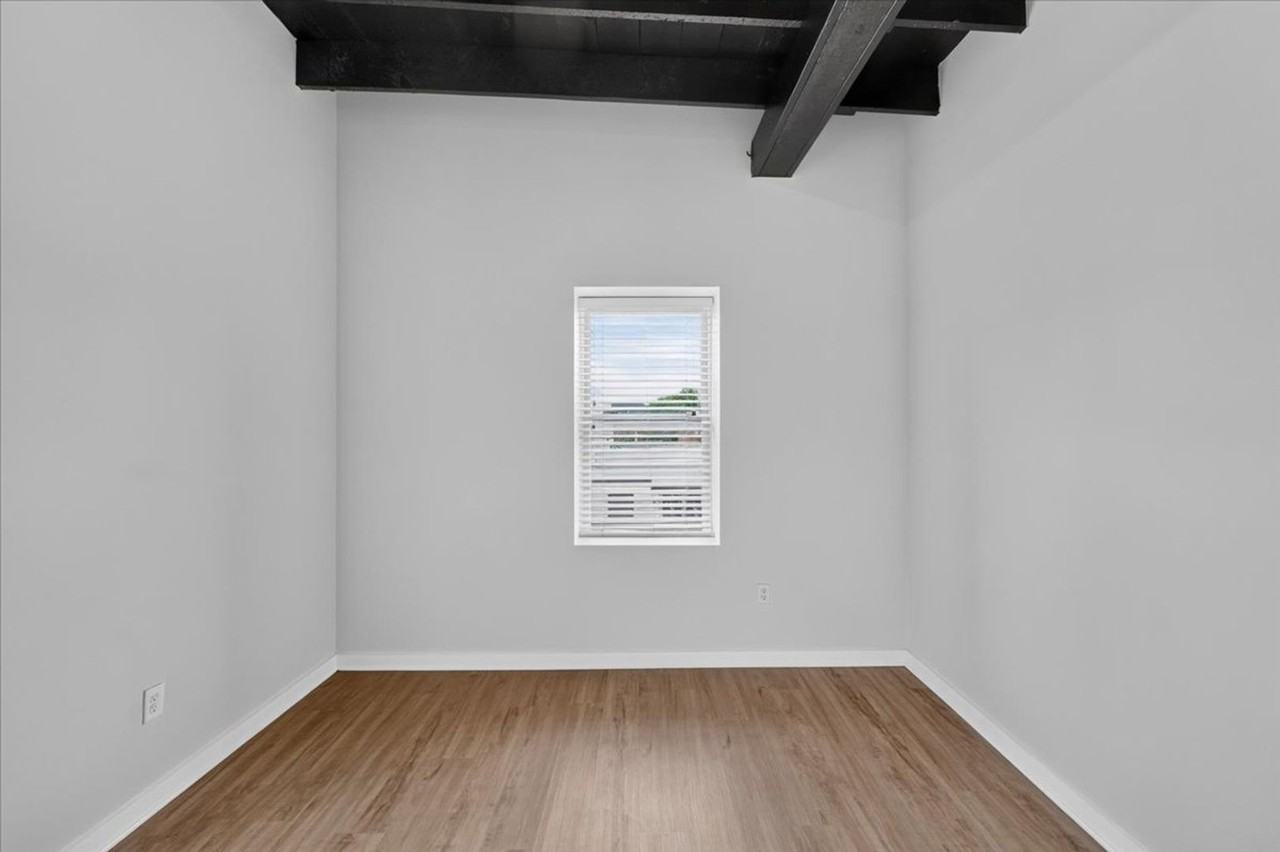 1613 Tower Grove Ave - Photo 5 of 33