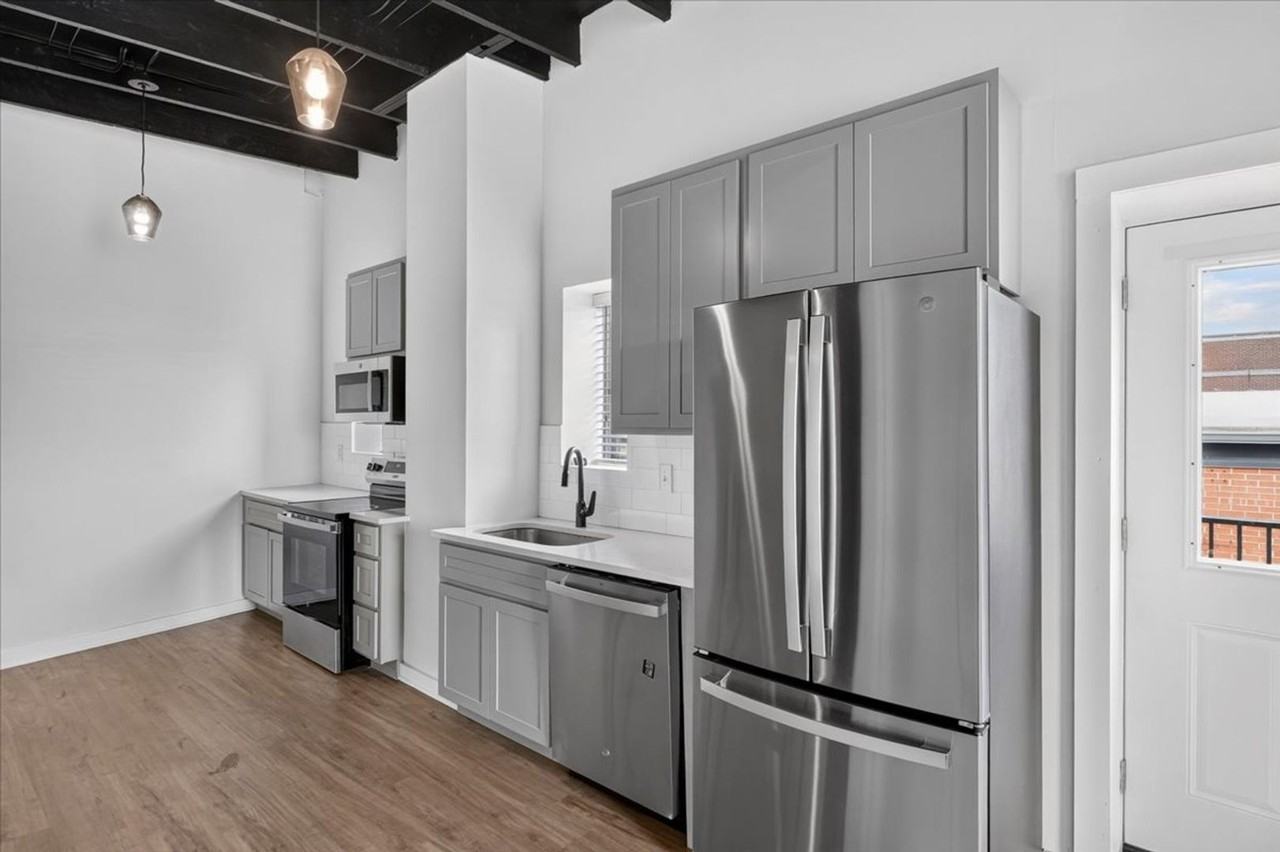 1613 Tower Grove Ave - Photo 7 of 33