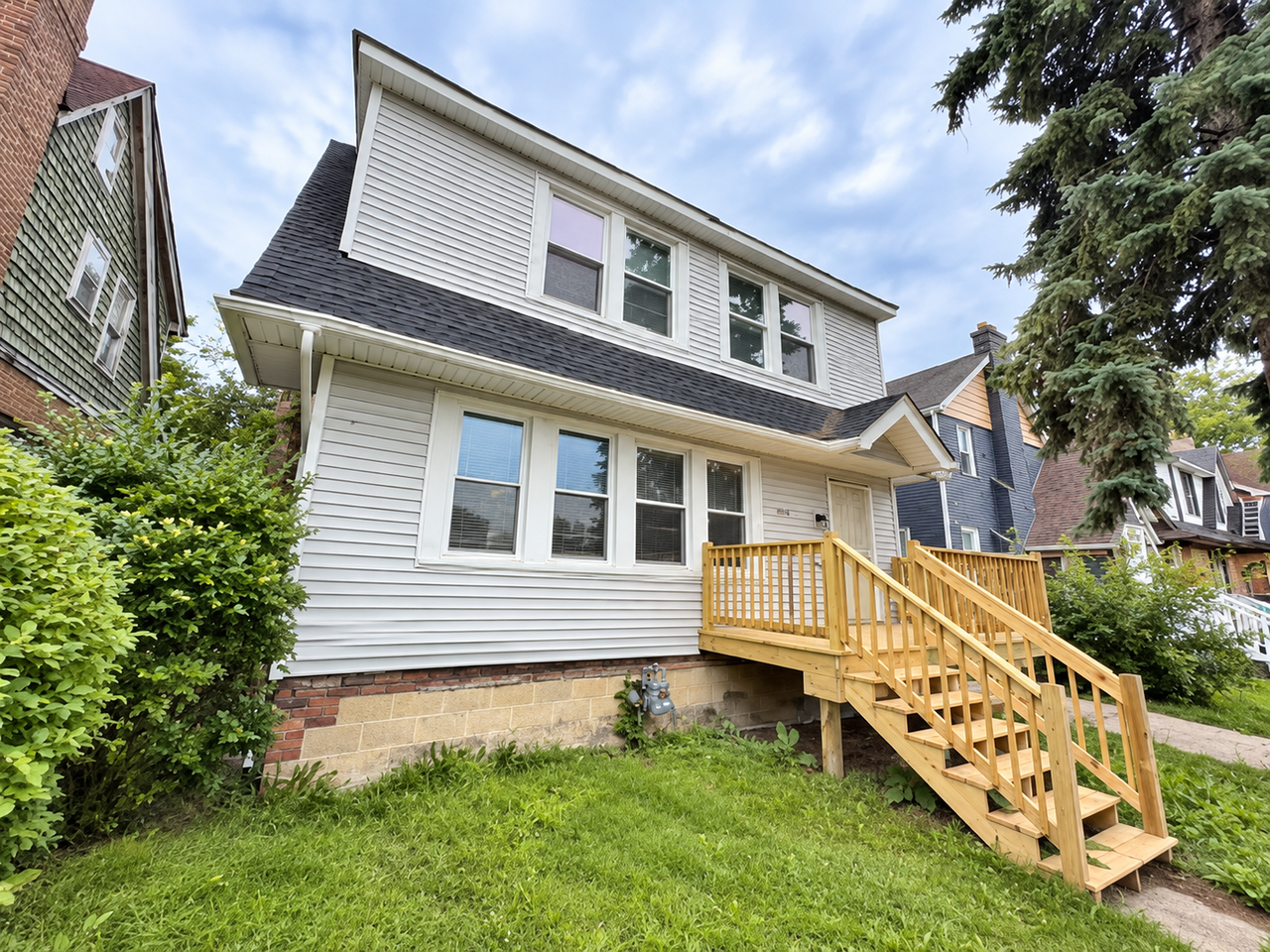 4368 Buckingham Ave - Photo 4 of 17