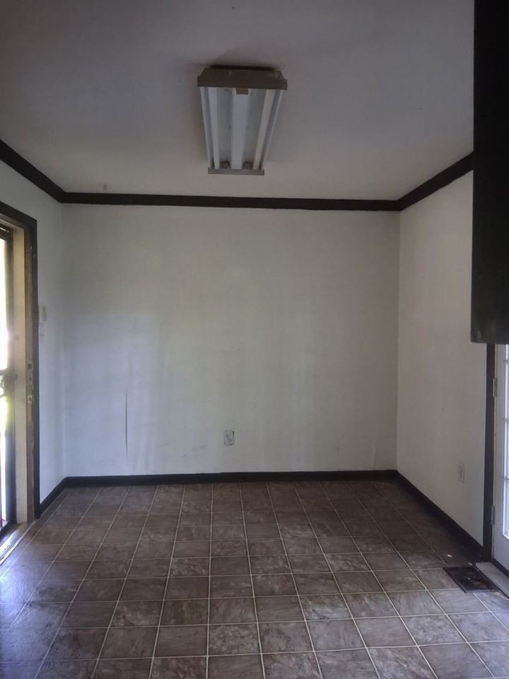 5542 Grafton St - Photo 3 of 10