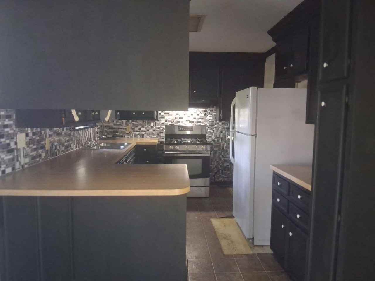 5542 Grafton St - Photo 4 of 10