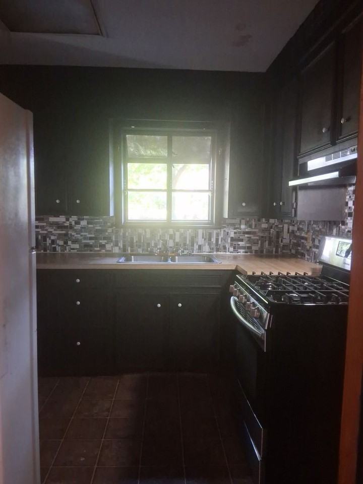 5542 Grafton St - Photo 6 of 10