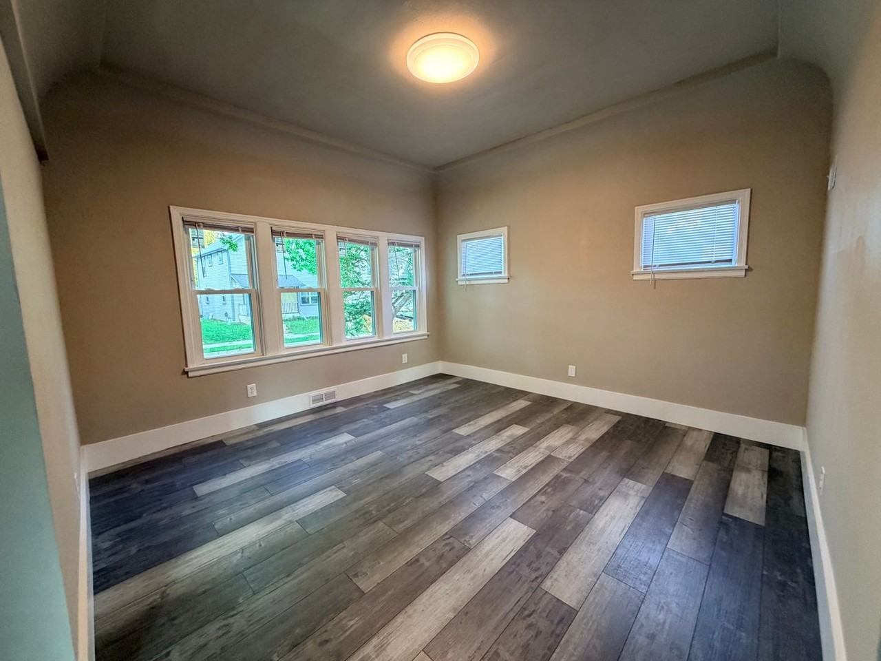 2040 N 28th St - Photo 3 of 30
