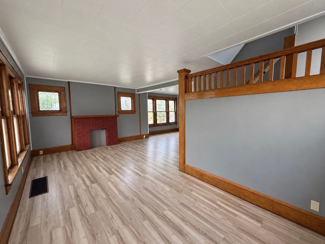 1002 Dartmouth Ave Sw - Photo 3 of 12