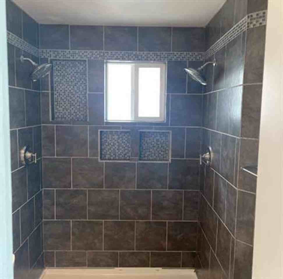 409 Tedmon Dr - Photo 3 of 26