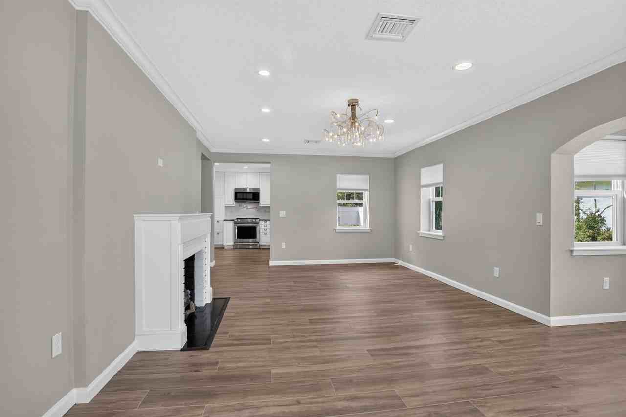 10 Broad St - Photo 6 of 50