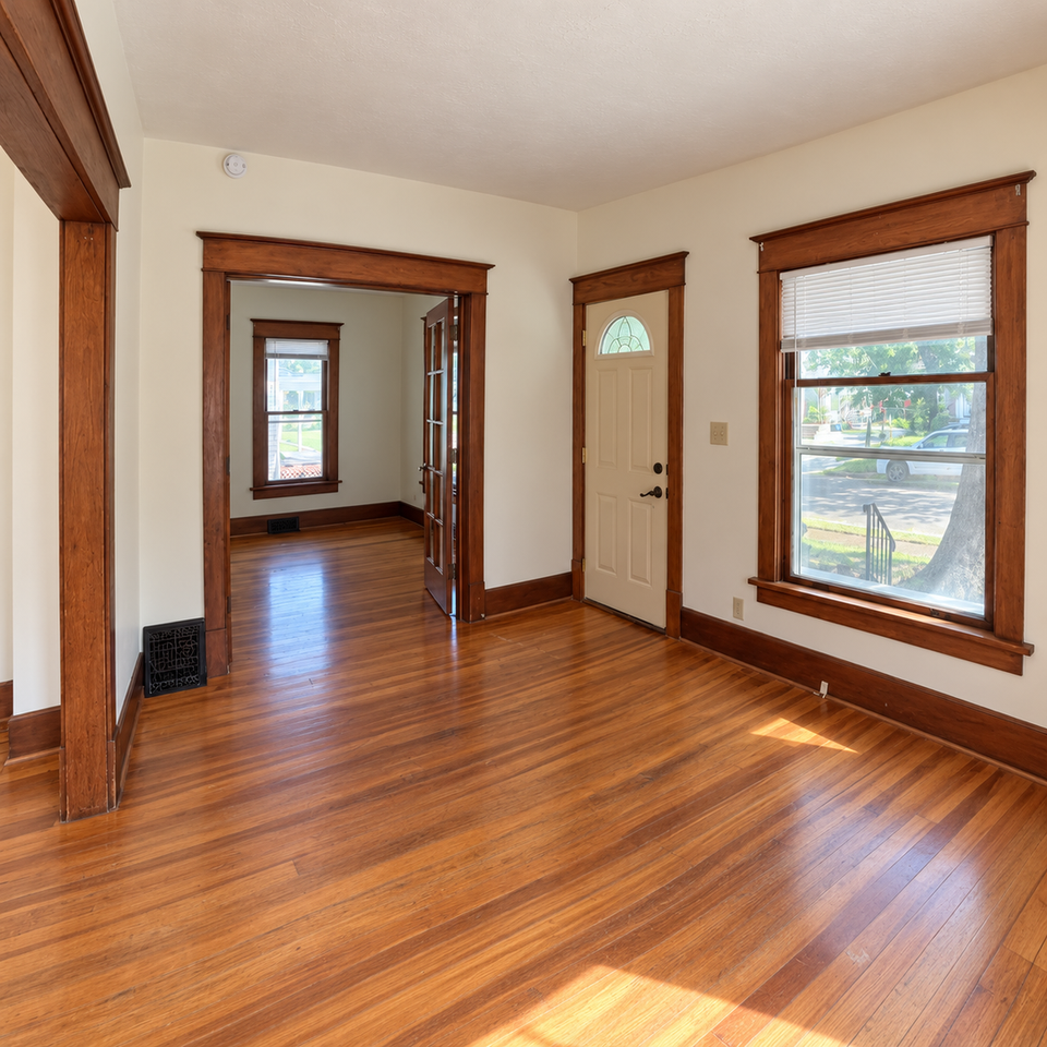 1545 Whittier St - Photo 3 of 16